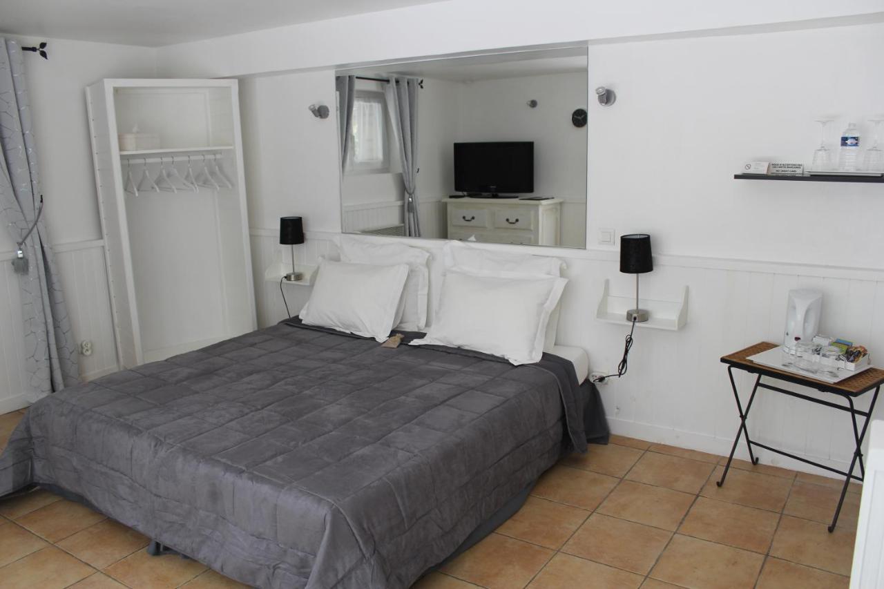 Le Mas Des Chenes Bed & Breakfast Rognes Dış mekan fotoğraf