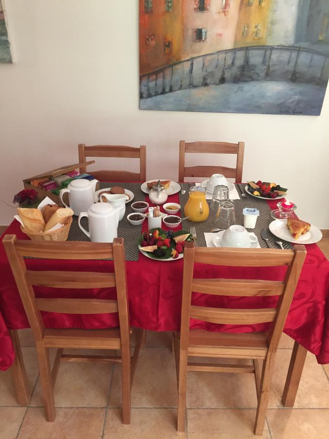 Le Mas Des Chenes Bed & Breakfast Rognes Dış mekan fotoğraf